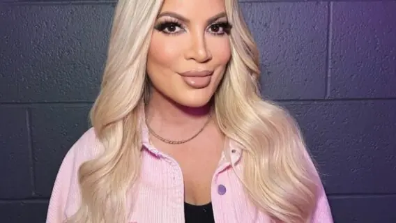 Perdeu tudo: o que aconteceu com Tori Spelling de Barrados no Baile?