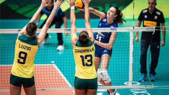 Brasil de vôlei feminino perde para Itália e enfrenta China na semifinal