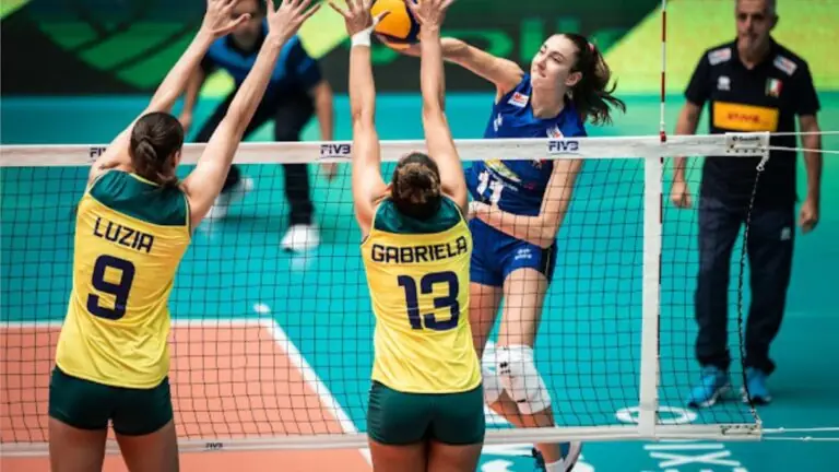 Brasil de vôlei feminino perde para Itália e enfrenta China na semifinal
