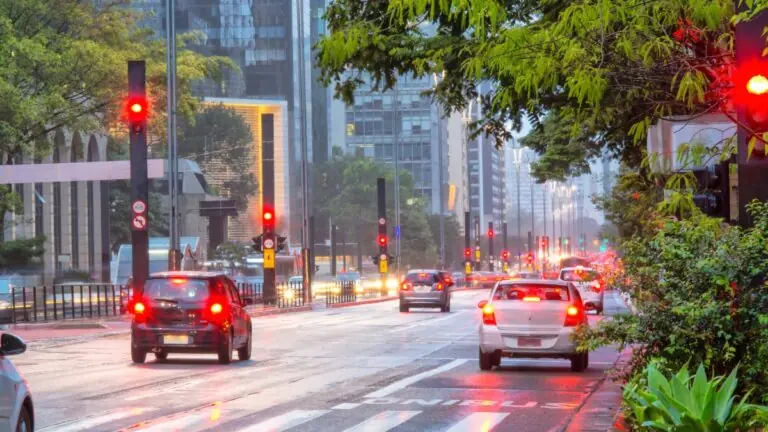 Tempo vai virar: frente fria chega em SP e temperatura cai a 15ºC