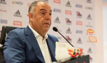 Marcos Braz, dirigente do Flamengo, briga com torcedor no Rio