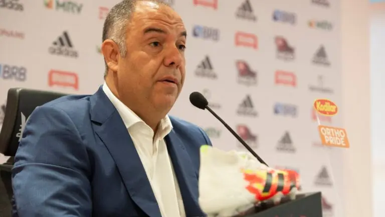 VÍDEO: Marcos Braz do Flamengo briga com torcedor no Rio