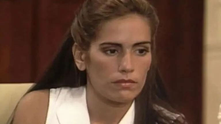 Quando Raquel volta em Mulheres de Areia?