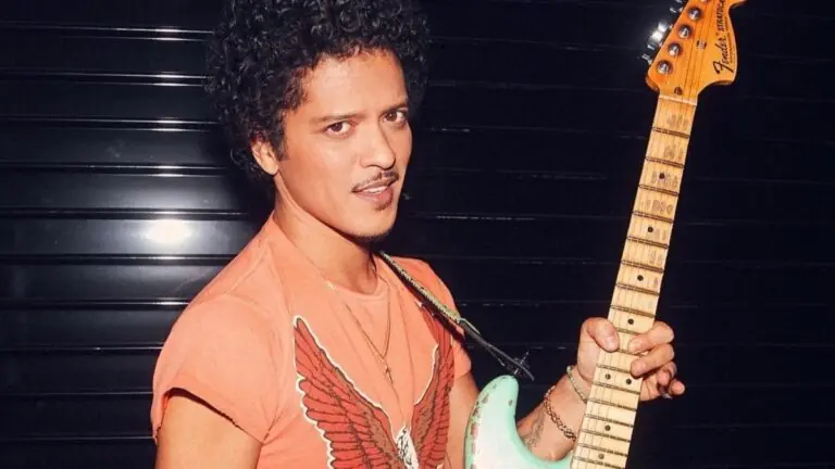 Que horas começa o show do Bruno Mars no The Town 2023 hoje