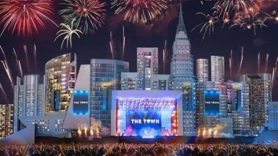 Que horas abre o portão do The Town no 1º fim de semana?