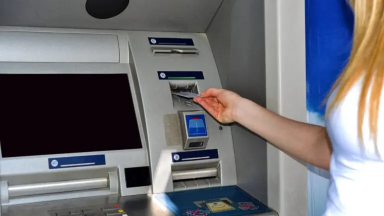 Os bancos vão abrir amanhã sexta-feira; veja horário de 13/10