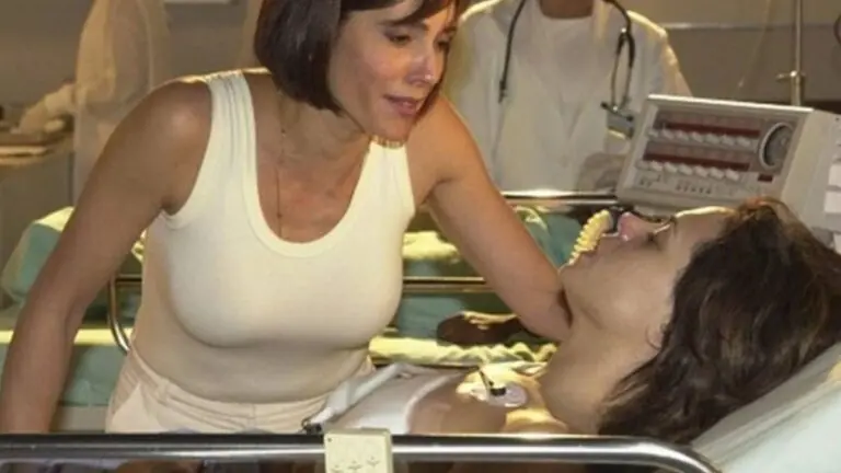 Mulheres Apaixonadas: Fernanda morre após contar segredo a Helena