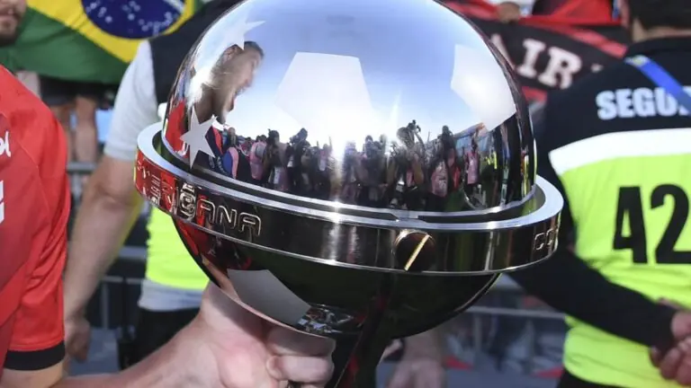 Final da Sul-Americana vai passar no SBT hoje? Como assistir (28)