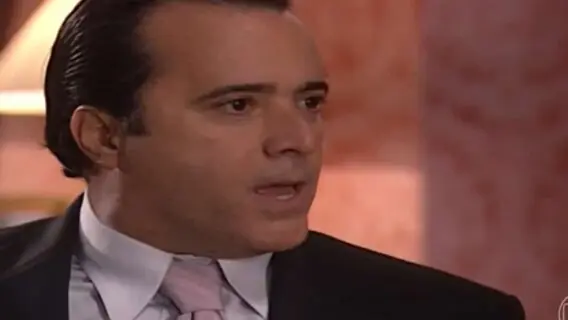 Téo fica com quem no final de Mulheres Apaixonadas?