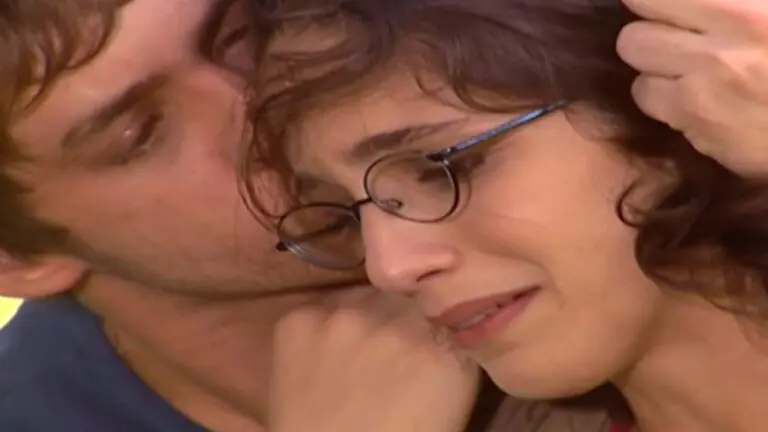 Com quem Paulinha fica no final de Mulheres Apaixonadas?