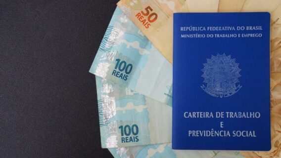 Até que horas cai o décimo terceiro em 2023?