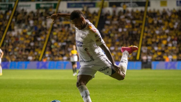 Quem foi rebaixado na Série B do Brasileirão de 2023?
