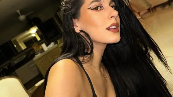 Ana Castela tem filha? Quem é a menina das fotos com cantora