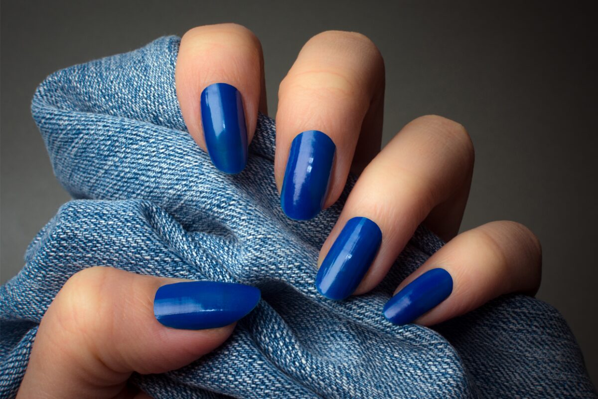 blue nails 2