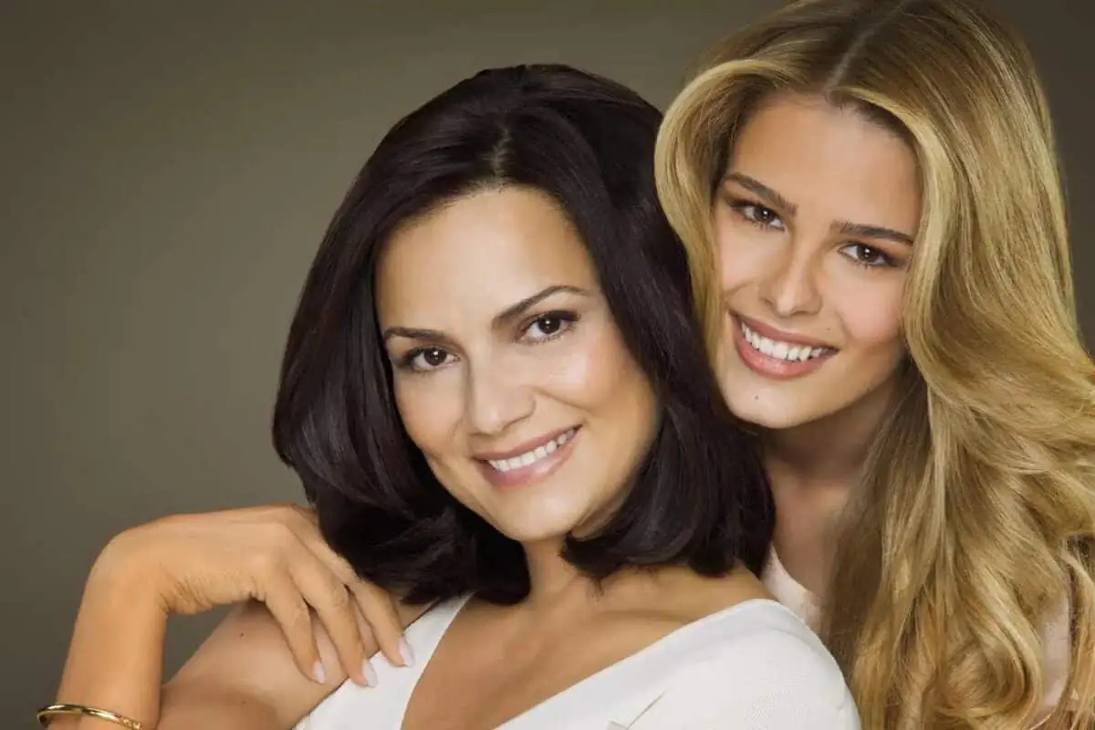 Imagem mostra Luiza Brunet mãe da Yasmin Brunet