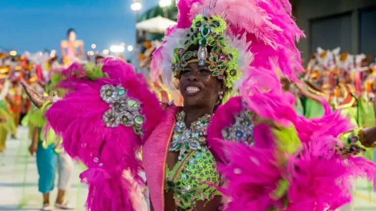 Horário do desfile Carnaval 2024 em SP e como assistir ao vivo