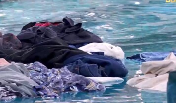 VÍDEO BBB 24: Leidy joga roupas de Davi na piscina