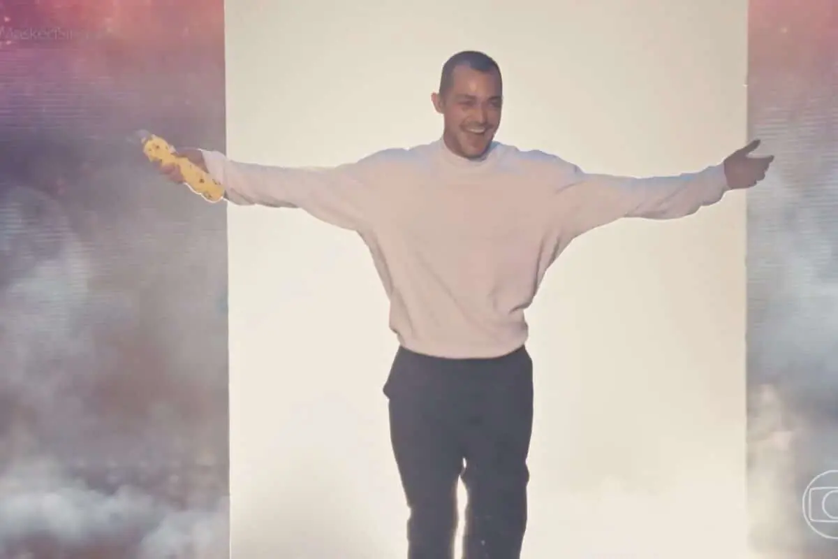 Quem saiu do Masked Singer hoje Eduardo Sterblitch