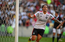Histórico: como foi a maior goleada do Flamengo no Vasco na história imagem mostra o jogador pedrinho na maior goleada do Flamengo no Vasco na história