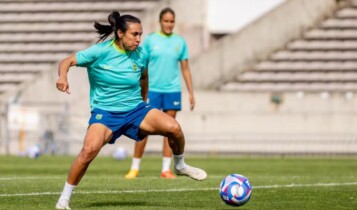 imagem de marta no jogo do Brasil de futebol feminino