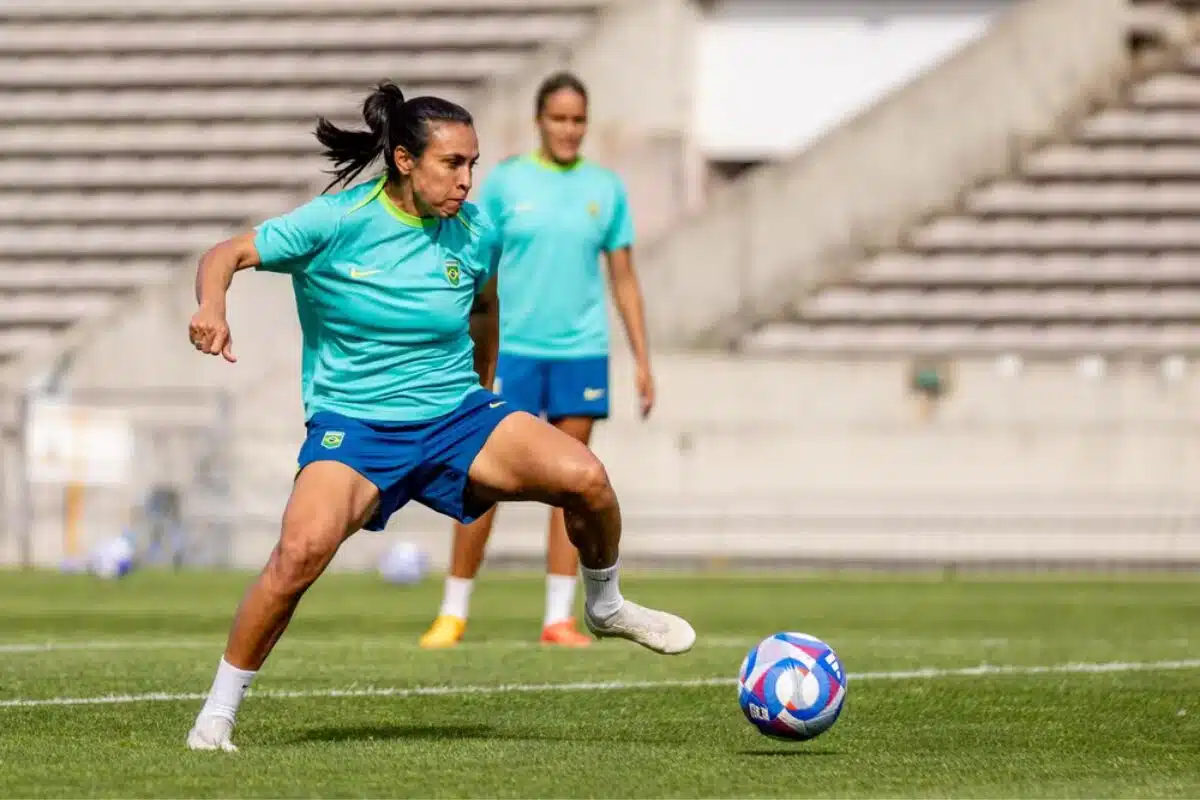 imagem de marta no jogo do Brasil de futebol feminino