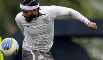 Depay não vai jogar no Corinthians
