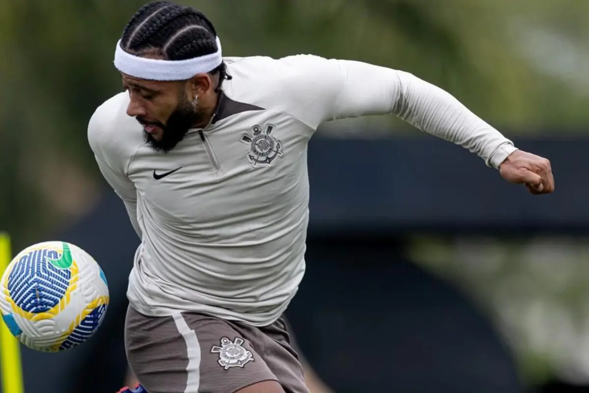 Depay não vai jogar no Corinthians