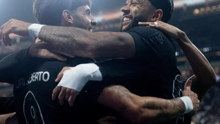 Corinthians saiu da zona de rebaixamento após 5×2 no Athletico-PR?