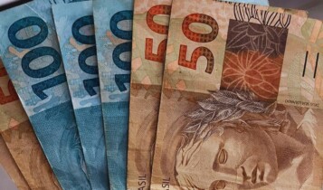 dinheiro do salário do Quinto dia útil de novembro