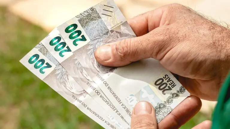 Aumento do salário mínimo de 2025: vai subir para quanto?