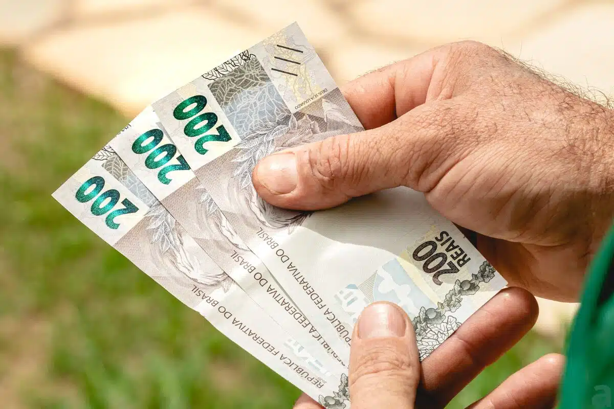 Aumento do salário mínimo de 2025, dinheiro