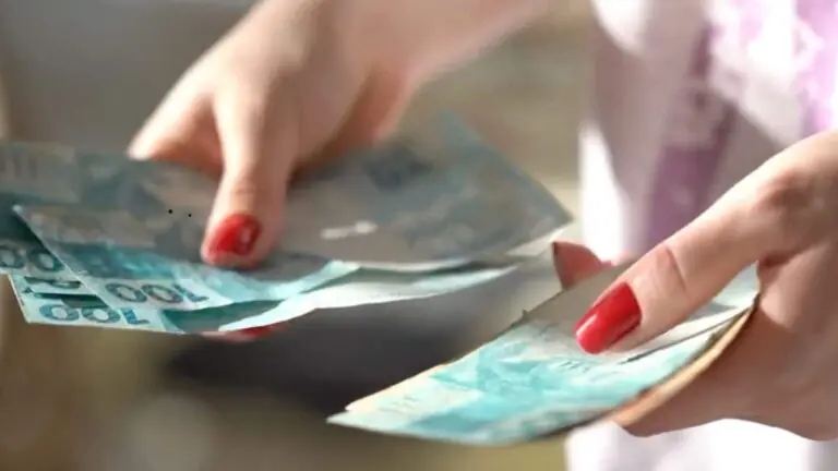 Segunda parcela do décimo terceiro salário deve ser paga até 20 de dezembro de 2024