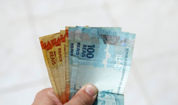7 simpatias de ano novo para dinheiro de sobra em 2025 simpatias de ano novo