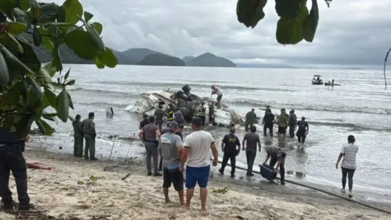 Queda de avião em Ubatuba: aeronave sai da pista e explode