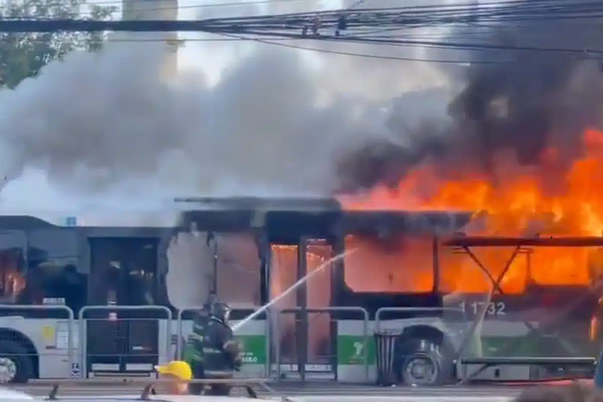 Avião cai em São Paulo