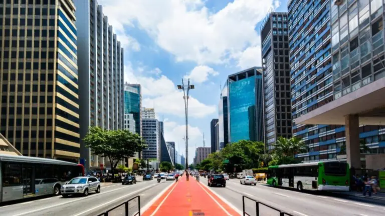 Tem bloco de carnaval na Avenida Paulista em 2025? Veja horário hoje