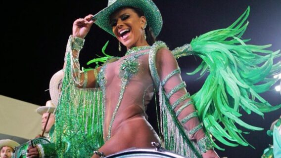 Rainha de bateria da Mancha Verde, Viviane Araujo desfila hoje