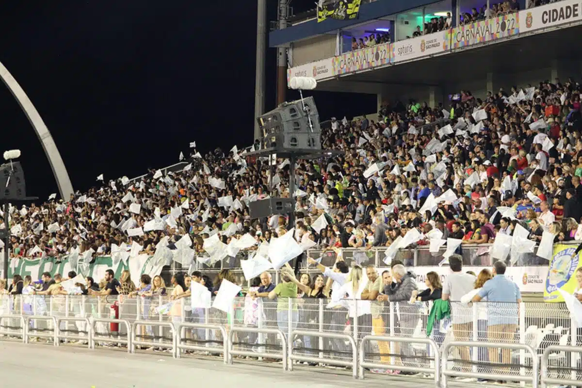 Onde assistir os desfiles das escolas de samba de SP 2025