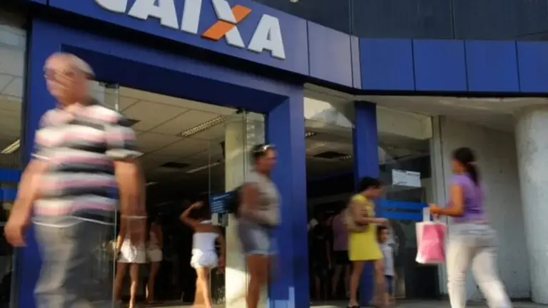 Antecipação 13º salário dos aposentados em 2025: quem tem direito