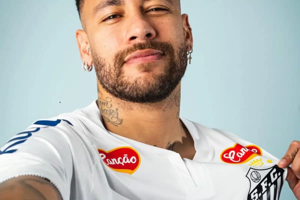 imagem mostra neymar no Jogo do Santos hoje