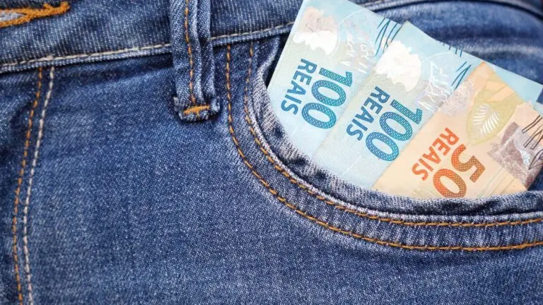 Aumento do salário mínimo 2025 começa a ser pago agora em fevereiro