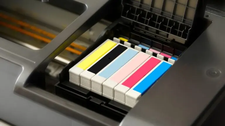 Empresas apostam em assinaturas de tinteiros para impressoras para reduzir custos