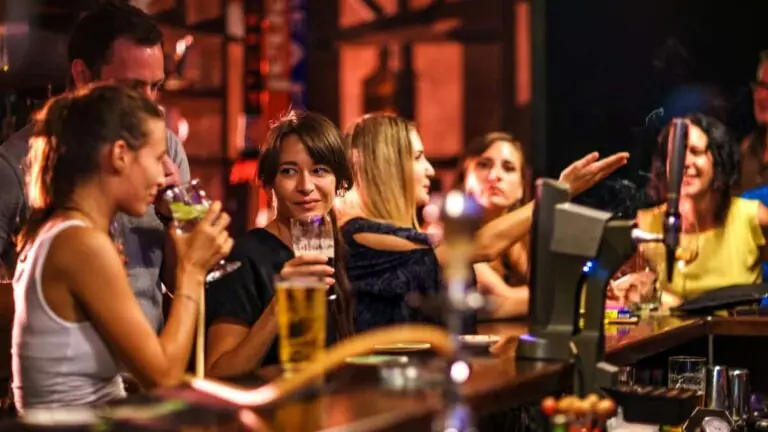 4 bares abertos para assistir o Oscar hoje em São Paulo