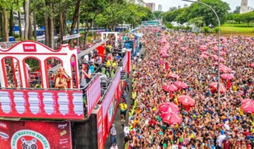 Navio Pirata com BaianaSystem fecha carnaval de SP no sábado