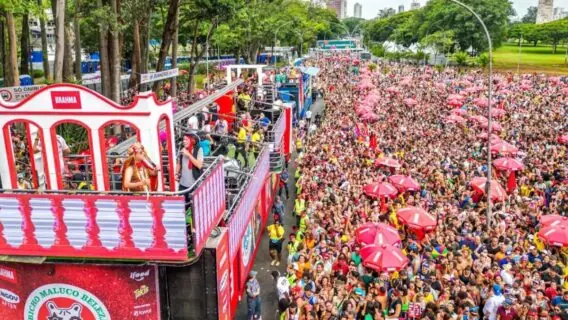 Navio Pirata com BaianaSystem fecha carnaval de SP no sábado
