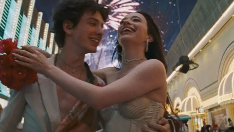 Mikey Madison tem namorado? O que sabemos da atriz que ganhou o Oscar