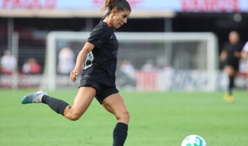 Jogo das Brabas: onde vai passar Corinthians feminino hoje (24/3)
