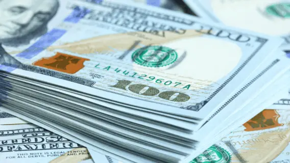 Dólar hoje (09/04): moeda passa de R$ 6,05 com tensão entre China e EUA