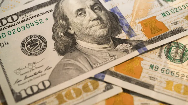 Dólar hoje (15/04): moeda sobe com retaliação da China e aumenta tensão