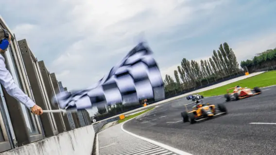 Horário da corrida da F1 hoje: assistir o GP da Arábia Saudita 2025